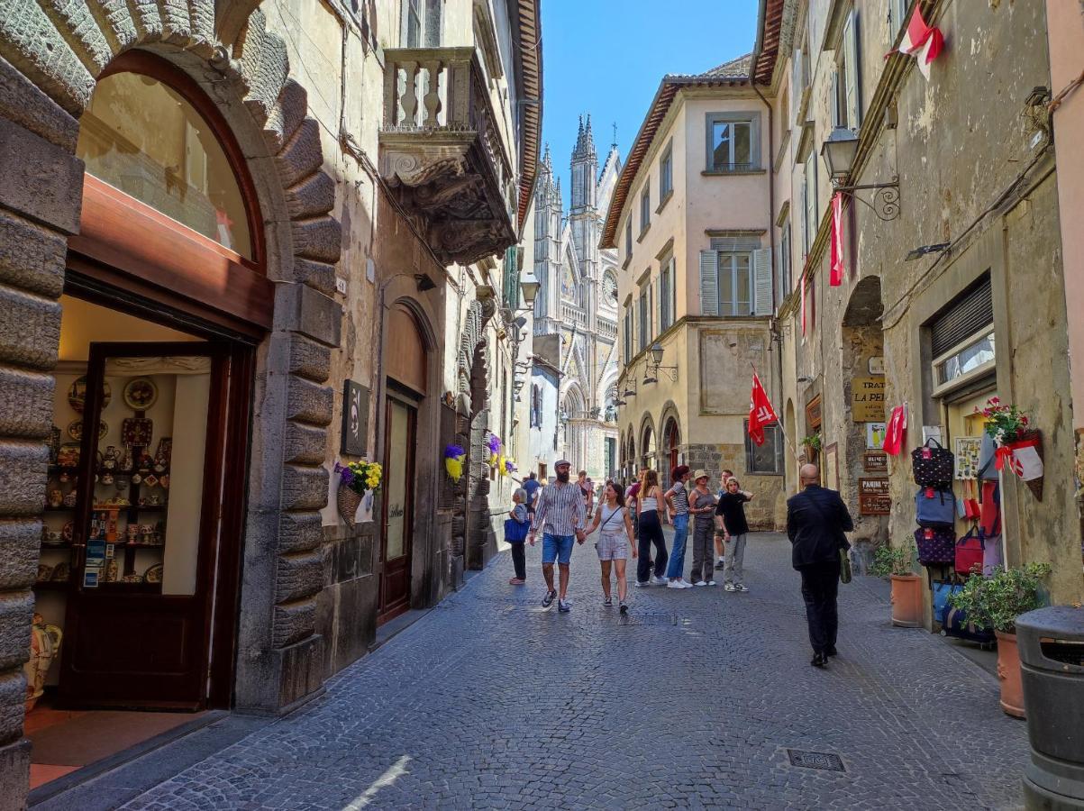 Elegante Loft A Orvieto Centro " Carvajal Rooms" Екстер'єр фото